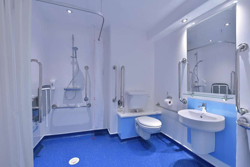 Travelodge Cirencester Room photo