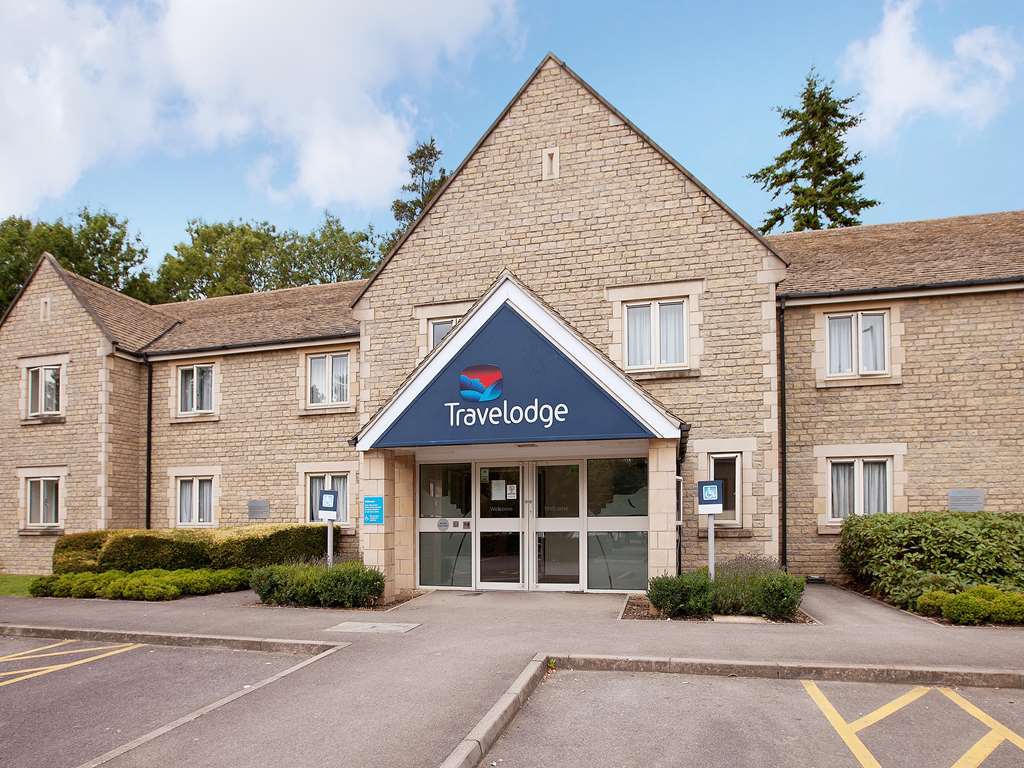 Travelodge Cirencester Exterior photo